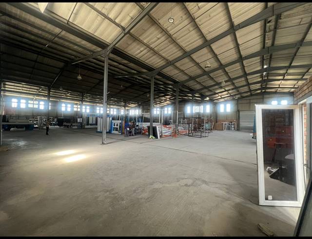 2,499M² WAREHOUSE FOR SALE IN SAMRAND BUSINESS PARK